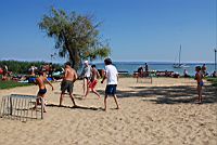A sportolni szerető strandlátogatók 2009. augusztus 20-21. napján sportnapi rendezvényen vehettek részt az ábrahámhegyi strandon.