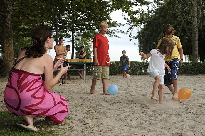 Kosárlabda, lábtenisz, strandröplabda, homokfoci, lufi taposás, kapura rúgás, ping-pong bajnokság Ábrahámhegyen 2011. augusztus 13-án a strandon