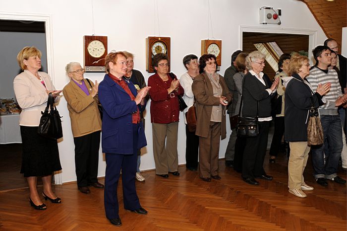 Széll Lajos óragyűjtemény kiállítása 2012. április 7-én Ábrahámhegyen