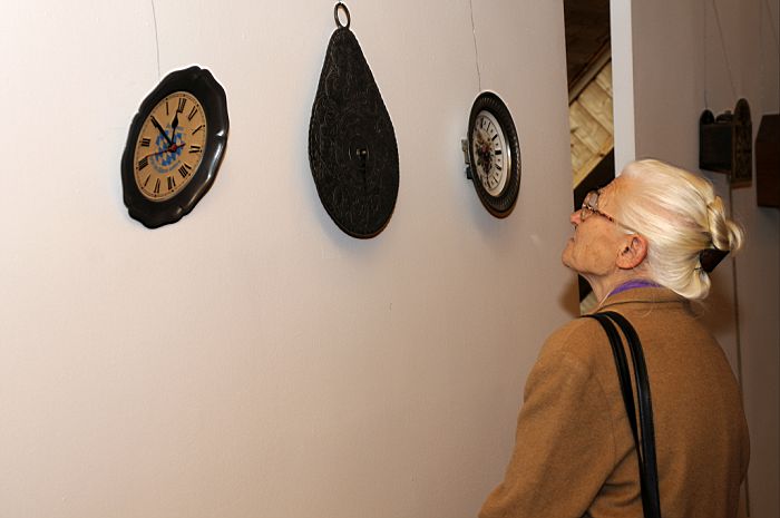 Széll Lajos óragyűjtemény kiállítása 2012. április 7-én Ábrahámhegyen