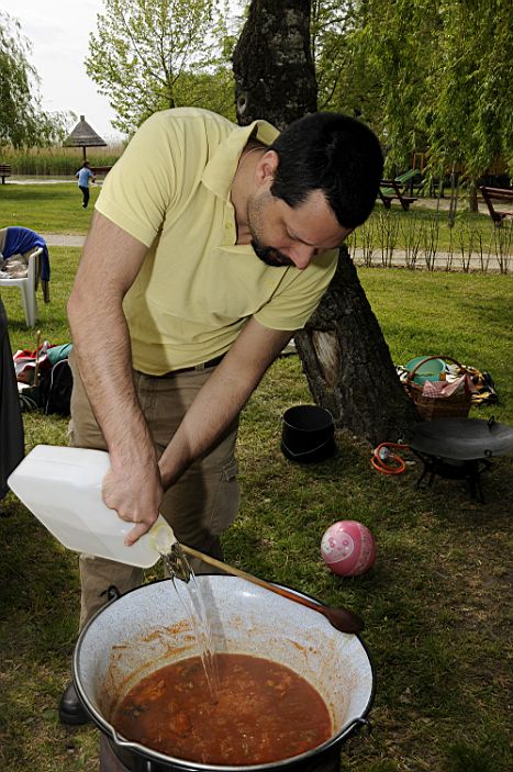 Ábrahámhegyi hagyományos halászlé főző találkozó 2015 május 1-én